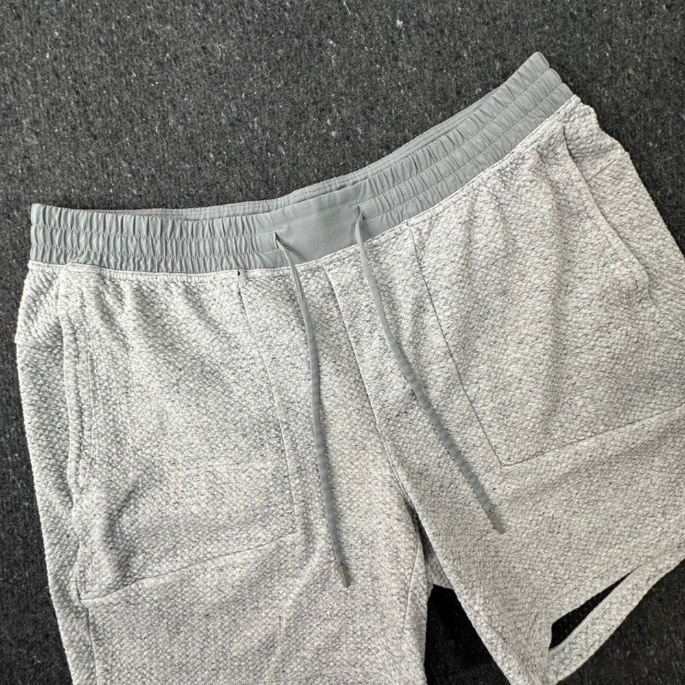 Lululemon At Ease Shorts Mens XXL Gray Waffle Textured Knit 7" Inseam M7AI9S Gym